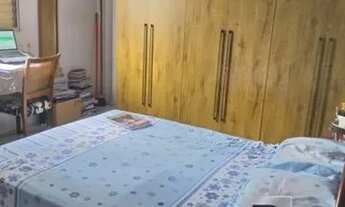 Imagem 2: Terreno com 3 casas