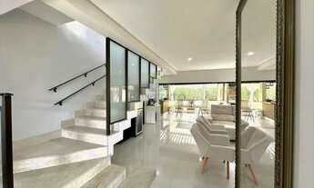 Imagem 2: Sobrado no condomínio Alphaville 1 com 4 quartos