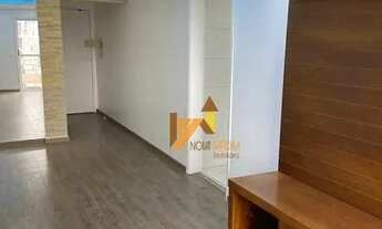 Imagem 4: Apartamento com 02 dormitórios e 01 vaga com armários no Centro