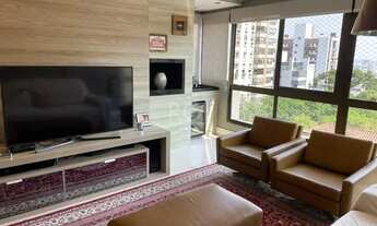 Imagem 3: Apartamento com três (3) dormitórios, uma (1) suíte, duas (2) vagas de garagem, depósito