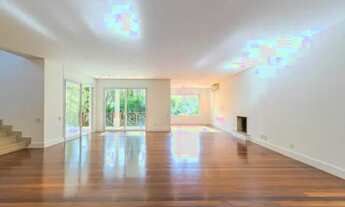 Imagem 2: Linda casa de condomínio, sendo sobrado para locação e venda com 710 metros, 04 dormitório