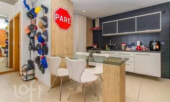 Imagem 6: Imóvel para venda possui 41 metros quadrados com 1 quarto em Três Figueiras - Porto Alegre