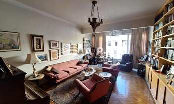 Imagem 3: EM UMA DAS RUAS MAIS TRANQUILAS DE COPACABANA, O CHARME DESTE APARTAMENTO NA LEOPOLDO MIGU