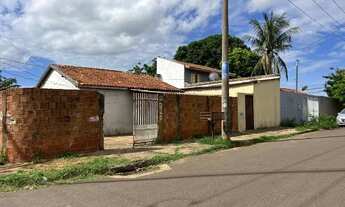 Imagem 5: Imóveis, com uma casa, um sobrado e uma kitnet