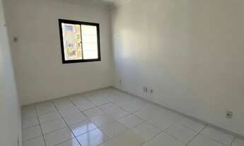 Imagem 4: A.Moura Gestor Imobiliario Vende Apartamento com 3 quartos (1 suíte) no Plaza Sevilha