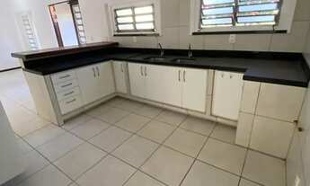 Imagem 6: Casa Duplex à Venda na Sapiranga com 200m², 3 Quartos, Quintal Amplo e 4 Vagas de Garagem