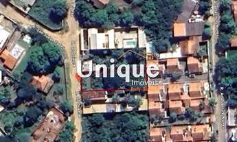 Imagem: Terreno com 675m² localizado a 300 metros