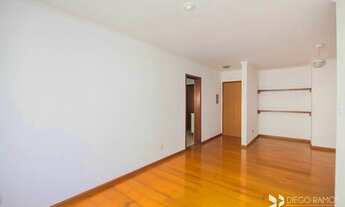 Imagem 2: Apartamento à venda de 102m² com 3 dormitórios, elevador e 1 vaga no bairro Petrópolis