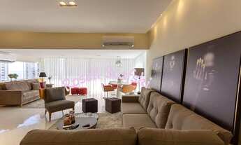 Imagem 7: Lindo apartamento na posição frontal mar, alto, com 220m, reforma atual