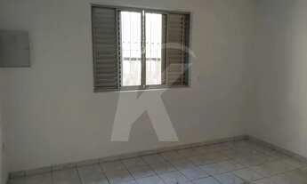 Imagem 7: Casa com 1 quarto, sala, cozinha, banheiro e área de serviço na Av Julio Buono