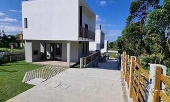 Imagem 3: Sobrado para Venda em Imbituba, Praia do Rosa, 3 dormitórios, 1 suíte, 3 banheiros