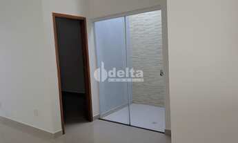 Imagem 6: Casa para aluguel, 2 quartos, 1 vaga, Santo Antônio - Uberlândia/MG
