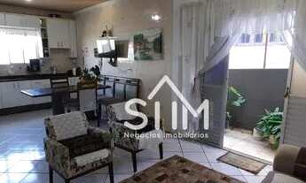 Imagem 5: Casa com 3 dormitórios, sendo 1 suíte, 2 varandas, sala de TV, edícula com churrasqueira e