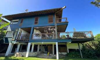 Imagem 4: Casa de Luxo à Venda em Arraial com 5 suítes: Desfrute de uma Vista Mar Privilegiada