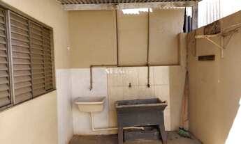 Imagem 3: LAVANDERIA COMUNITÁRIA<br>NÃO TEM CONDOMÍNIO<br>LUZ SEPA