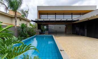 Imagem 2: Casa de condomínio para venda possui 540 metros quadrados com 4 quartos