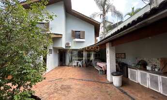 Imagem 2: Casa espaçosa com 4 dormitórios em excelente localização