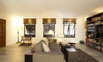 Imagem: Sobrado na Vila Madalena em Rua excelente