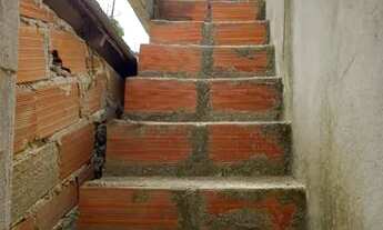 Imagem 5: Vendo um pedaço de terra de fundo com uma laje