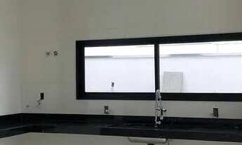 Imagem 6: Casa de condomínio para venda possui 210 metros quadrados com 3 quartos