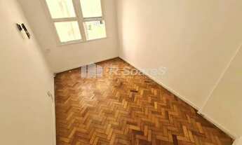 Imagem 2: Apartamento conjugado, Copa/Leme, reformado abaixo do valor de mercado