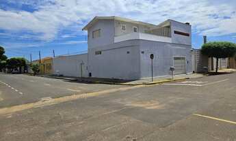 Imagem 2: Sobrado de esquina com área de lazer