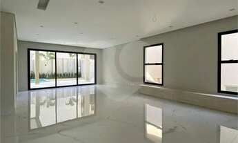 Imagem 2: Casa com 4 quartos à venda ou para locação em Tamboré - SP