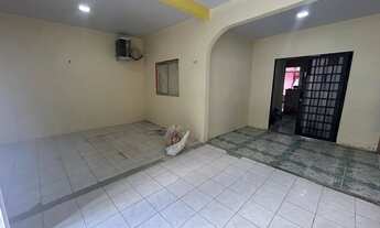 Imagem: /Casa com piscina no Novo Reino