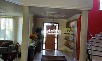 Imagem 2: Casa disponível para venda no bairro Cidade Jardim em Uberlândia MG