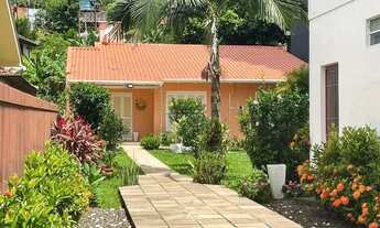 Imagem: Casa para aluguel, 2 quartos, 1 vaga, Centro