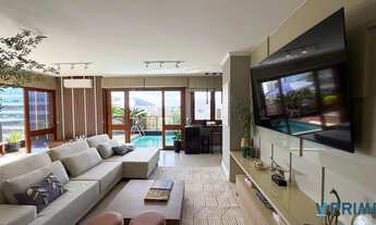 Imagem 2: Vende-se linda cobertura com 3 quartos (1 suíte), 209m², 2 vagas e piscina Trê