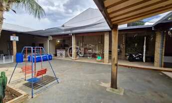 Imagem 5: Você busca um imóvel que une conforto, espaço e potencial de investimento, essa casa no ba