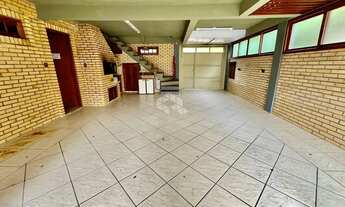 Imagem 2: CASA MOBILIADA COM 3 QUARTOS SENDO 1 SUÍTE E 2 VAGAS EM CANASVIEIRAS FLORIANÓPOLIS