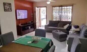 Imagem 6: Casa em Porto Alegre, no bairro Camaquã, com 2 dormitório(s), e 2 banheiros, à v