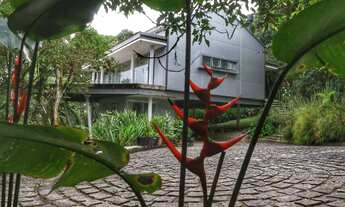 Imagem 2: Casa altamente sustentável em meio a Mata Atlântica