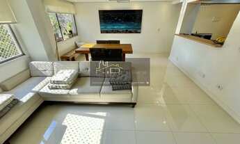 Imagem 2: Apartamento totalmente reformado e moderno, andar alto, sala para 2 ambientes