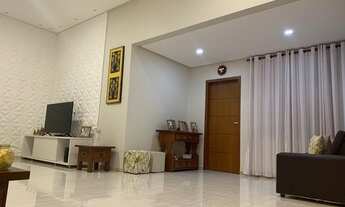 Imagem 2: Casa para venda tem 300 metros quadrados com 3 suítes Outeiro São Francisco Porto Seguro