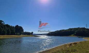 Imagem: Chácara pé-na-água com rampa e pier