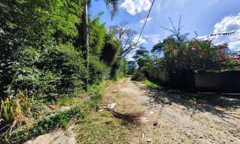 Imagem 2: Terreno Embu Colonial ligeiro declive, quase sem vegetação 1540m2, 31m2