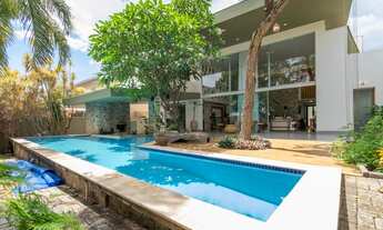 Imagem 2: Lindo sobrado mobiliado com 3 suítes plenas, 581 m² de terreno, 425 m² privativos e varand