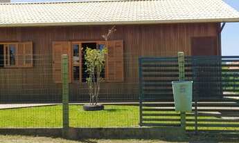 Imagem 2: Casa para venda possui 134 metros quadrados com 3 quartos em Alto Arroio - Imbituba - SC