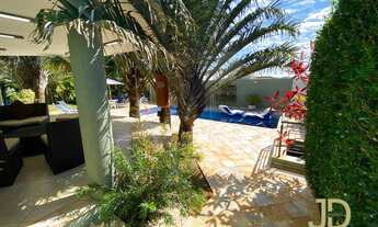 Imagem: CASA ENCANTADORA CERCADA PELO VERDE