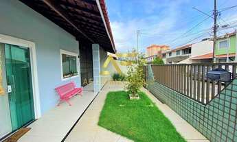 Imagem 4: Casa no Condomínio Morada das Mangueiras, com 3 quartos (sendo 2 suítes).&gt