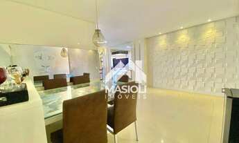 Imagem 4: 4 quartos com 3 suítes a uma quadra do mar