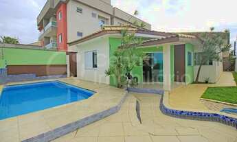 Imagem: CASA com piscina e 4 quartos em Itanhaém