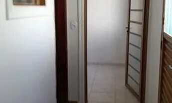 Imagem 2: Aluga-se de fundos para moças solteiras que trabalhem fora