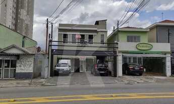 Imagem 5: Salão comercial medindo aproximadamente 180 m2 com 2 banheiros, refeitório e terraço