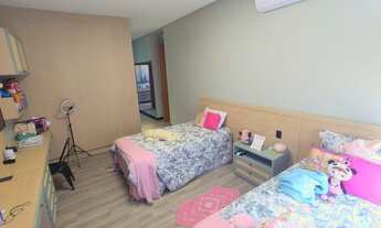 Imagem 2: Casa de condomínio sobrado para venda tem 460 metros quadrados com 4 quartos