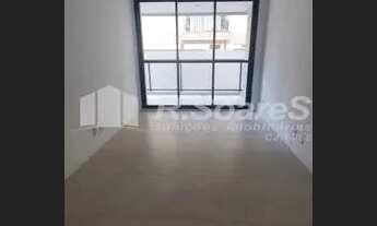 Imagem 5: Primeira locação, varanda, três quartos com suíte, Rua Visconde de Itamarati, Maracanã