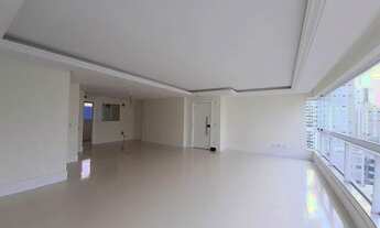 Imagem 5: Excelente apartamento no centro de Balneário Camboriú em rua reta para o mar